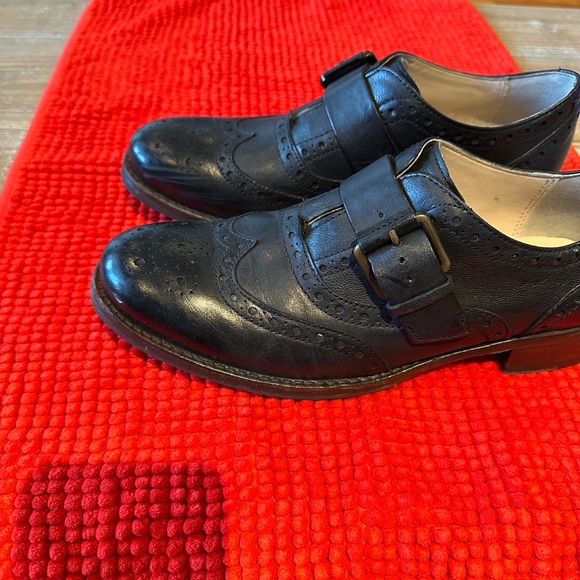 Clark’s Black Leather wingtips Loafers - Picture 7 of 7